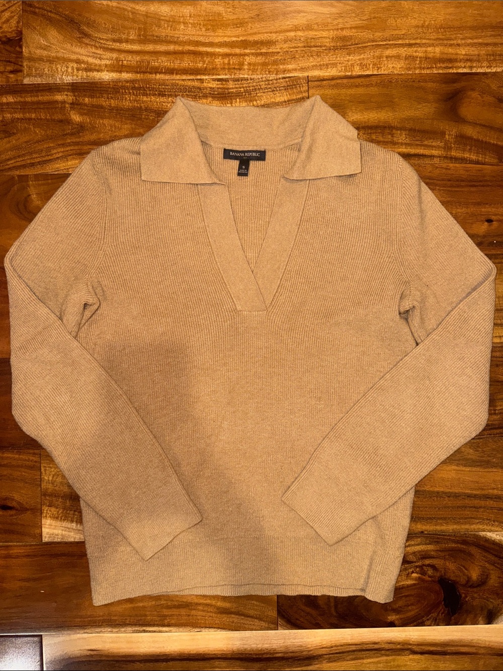 Banana republic collars sweater size small